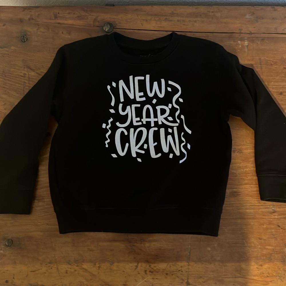 Size 5–6 Sweet wink New Year’s sweatshirt
